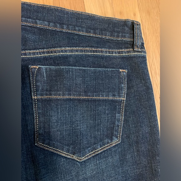 EUC OLD NAVY “THE SWEETHEART” 5 POCKET BOOTCUT JEANS IN SIZE 16R - Picture 12 of 13
